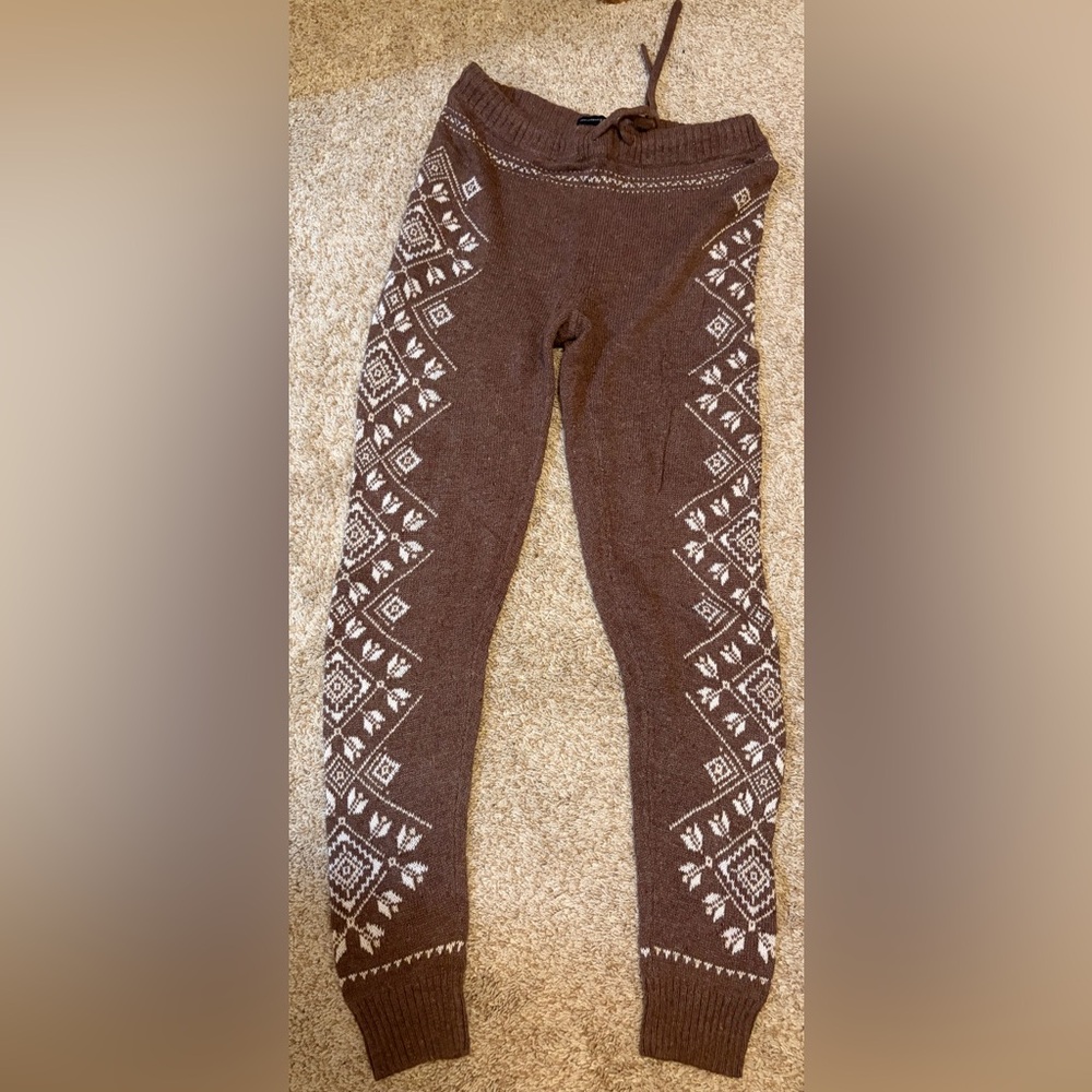 American Eagle Outfitters Brown Leggings with White Patterns
